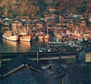 昭和40年ころの埼津港をAIでカラー化