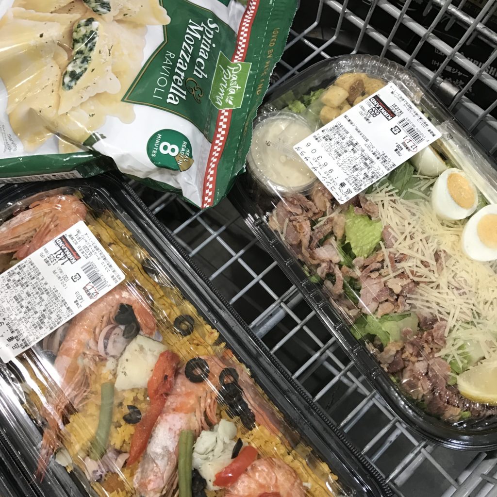 コストコ南アルプス ベーコンシーザーサラダ パエリア