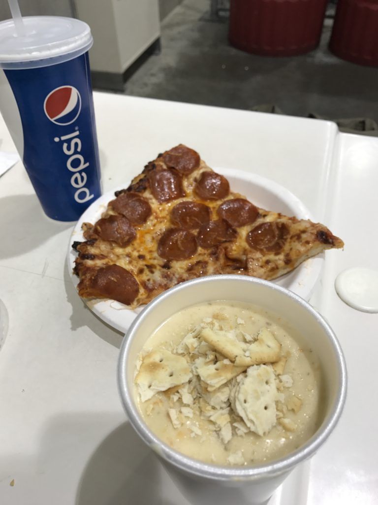 コストコ南アルプス いつも買うのはピザとクラムチャウダー