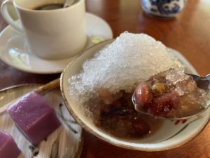 ぜんざいの下にたっぷり甘いあんこ