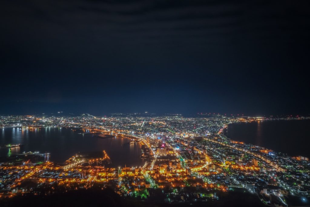 世界三大夜景を一望、函館山展望台へ