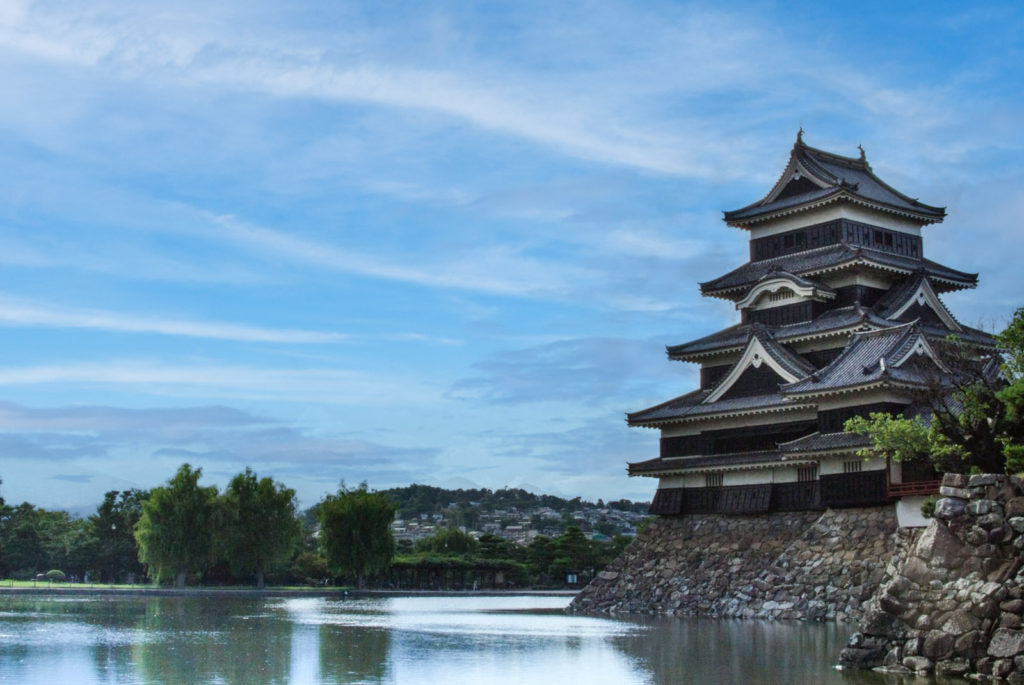 長野　漆黒の天守、歴史を刻む松本城
