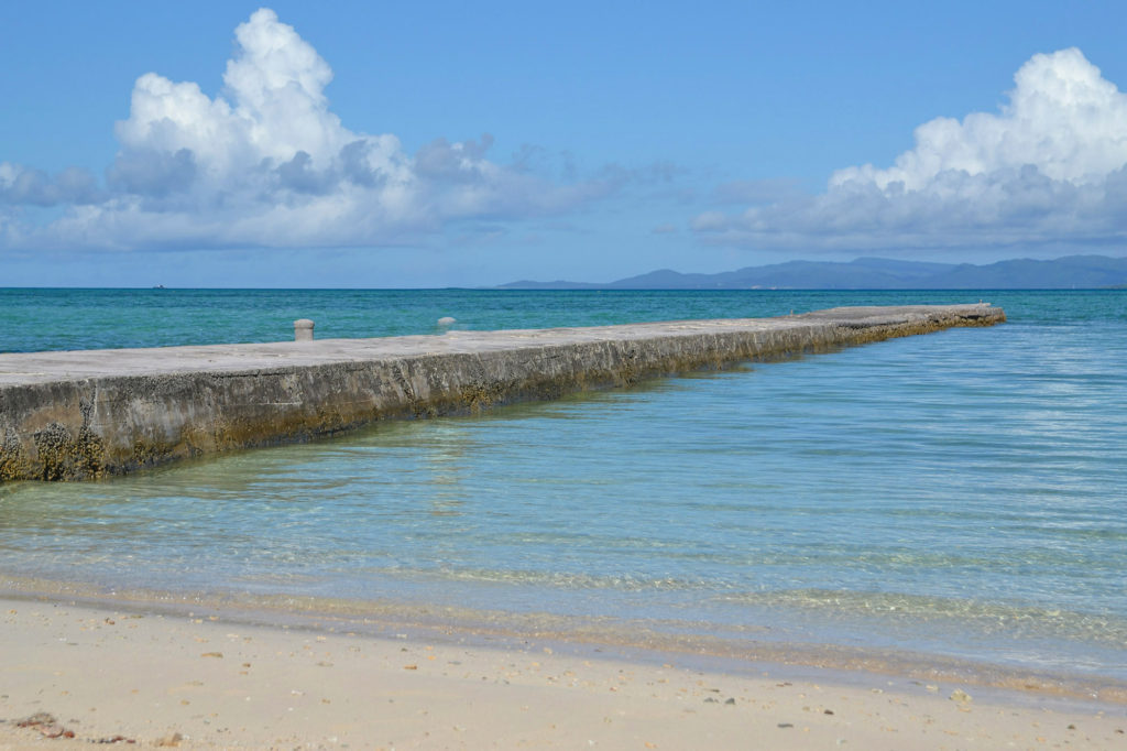 青い海、広がる空、そして静かなひととき　西桟橋 石垣島 竹富島