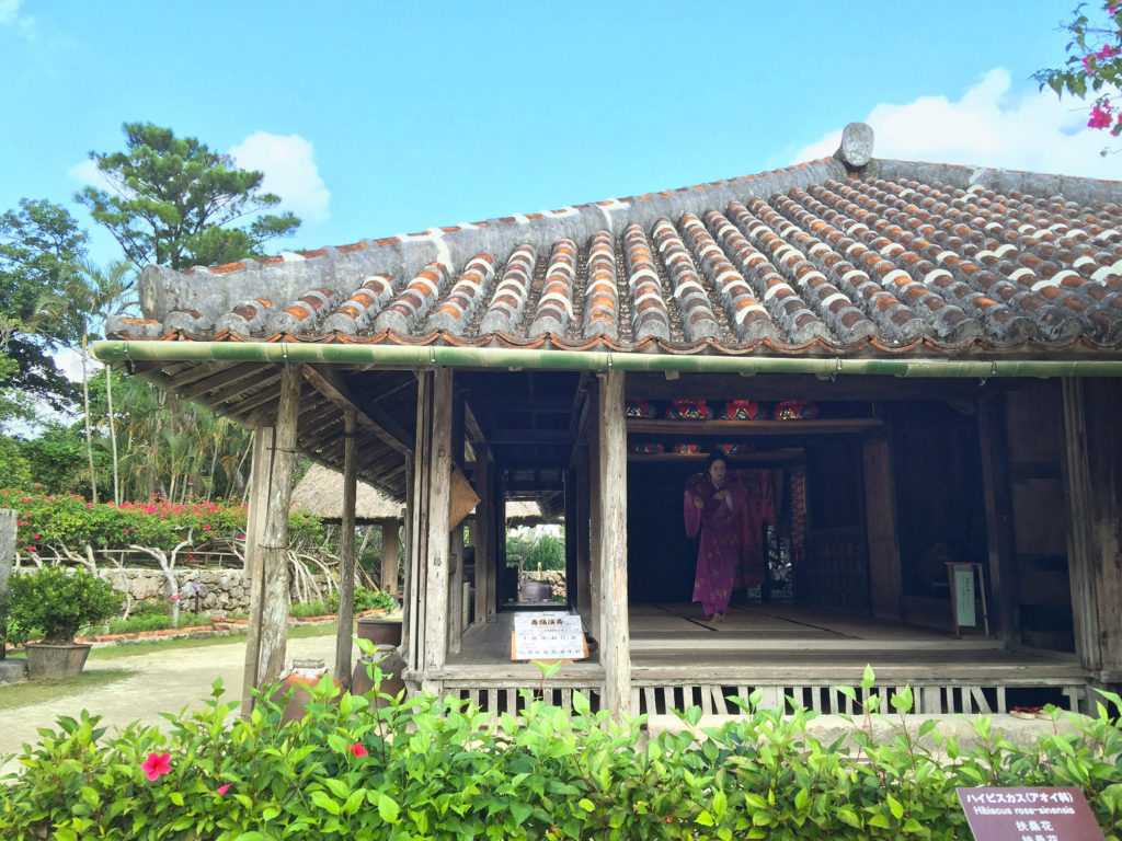 沖縄舞踊　琉球の歴史と文化を体験！伝統の村へようこそ