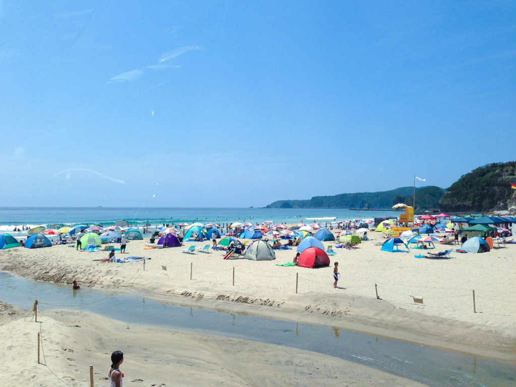 白砂と青海の楽園へ—伊豆・白浜海岸