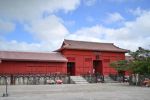 首里城前のエントランスゲート