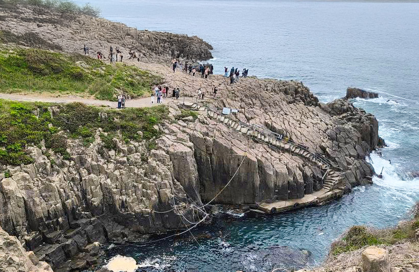 福井 東尋坊 断崖絶壁、日本海が描く壮大なドラマ