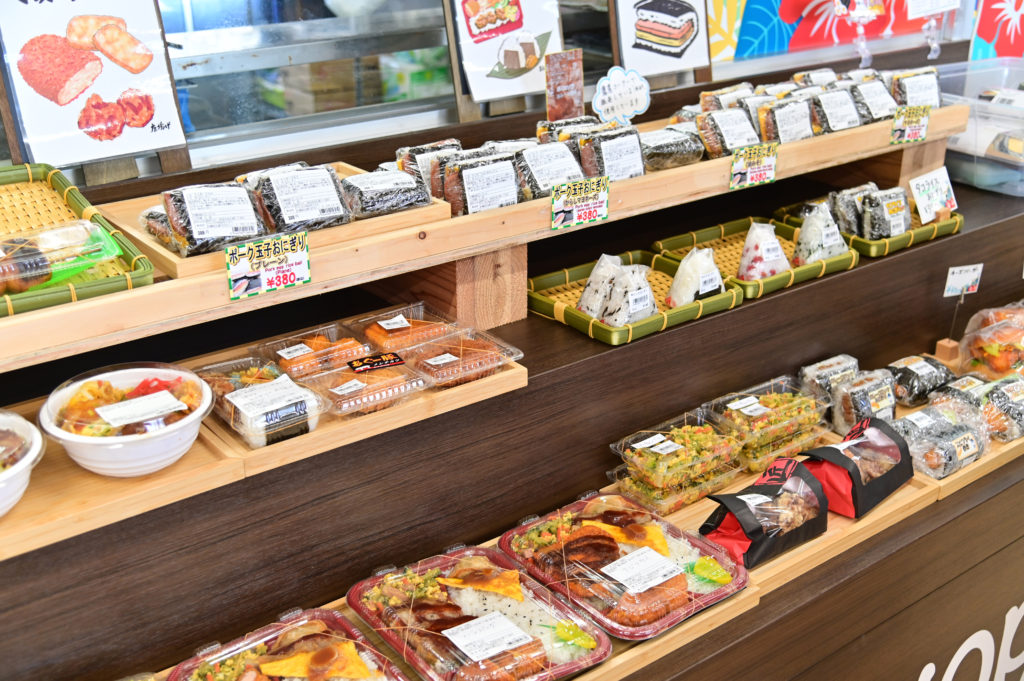 道の駅 許田 やんばる物産センター Kyoda Yanbaru Products Center 沖縄北部