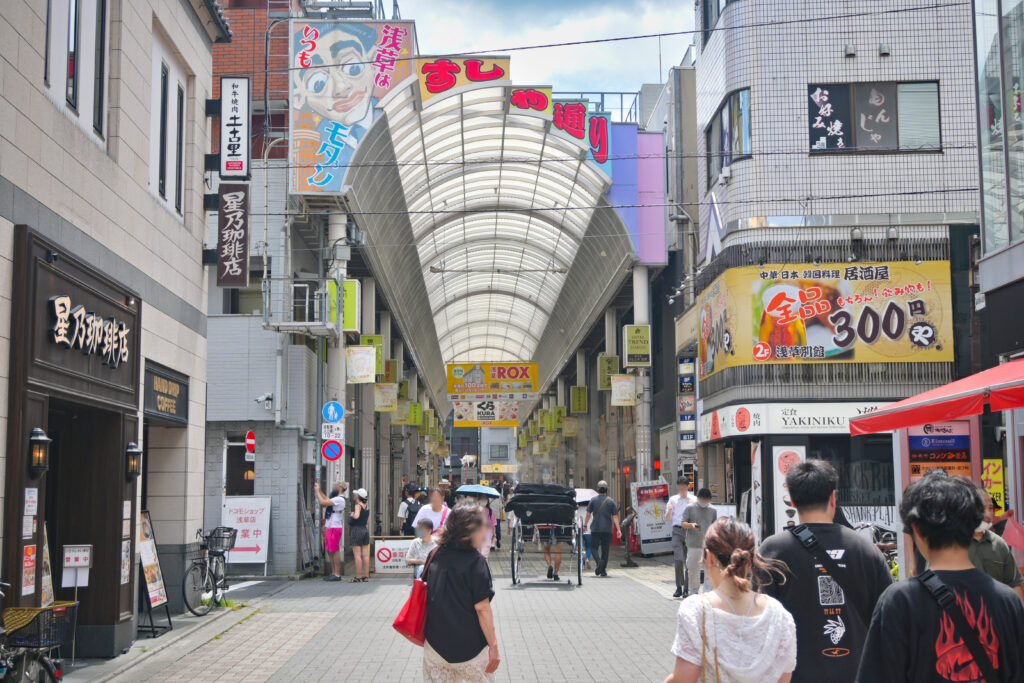 すしや通り 浅草はいつもモダン Sushiya-dori: Asakusa is always modern.