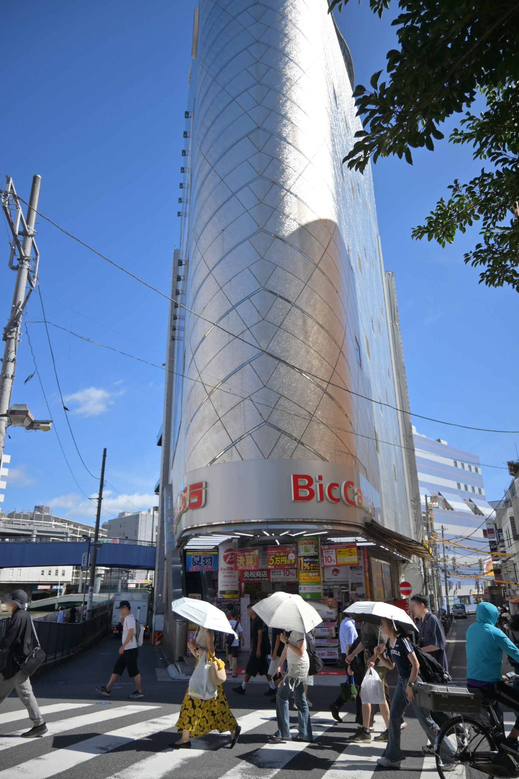 ビッグカメラ横浜西口 Bic Camera Yokohama West Exit
