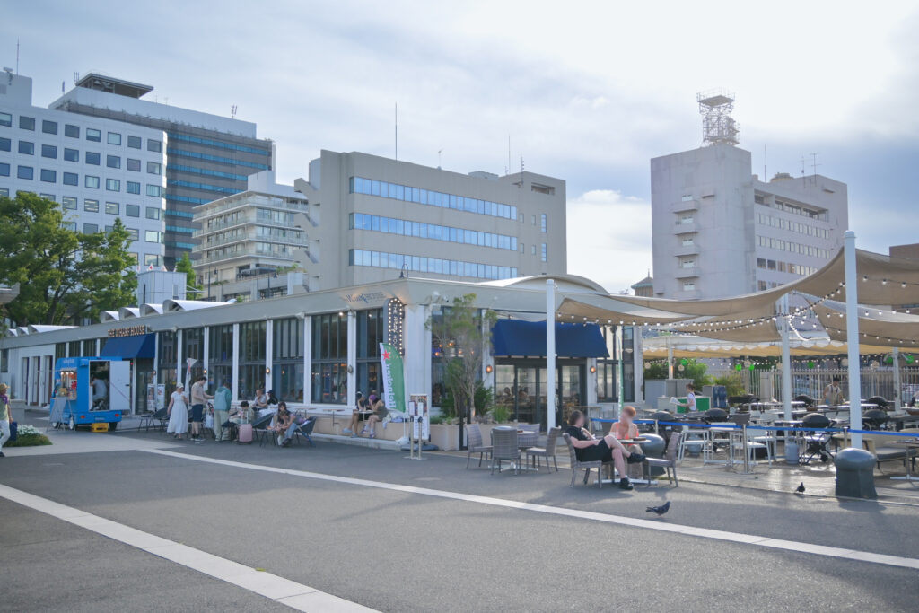山下公園 臨港線プロムナード側 Yamashita Park, Rinko Line Promenade side