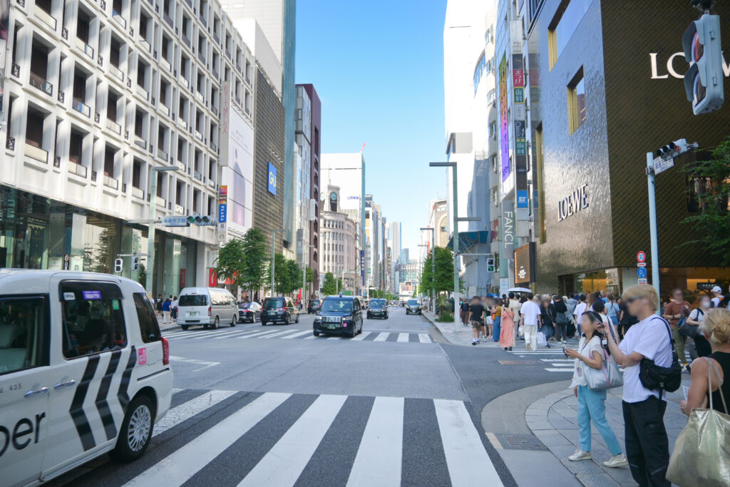 銀座5丁目交差点 Ginza 5-chome Intersection