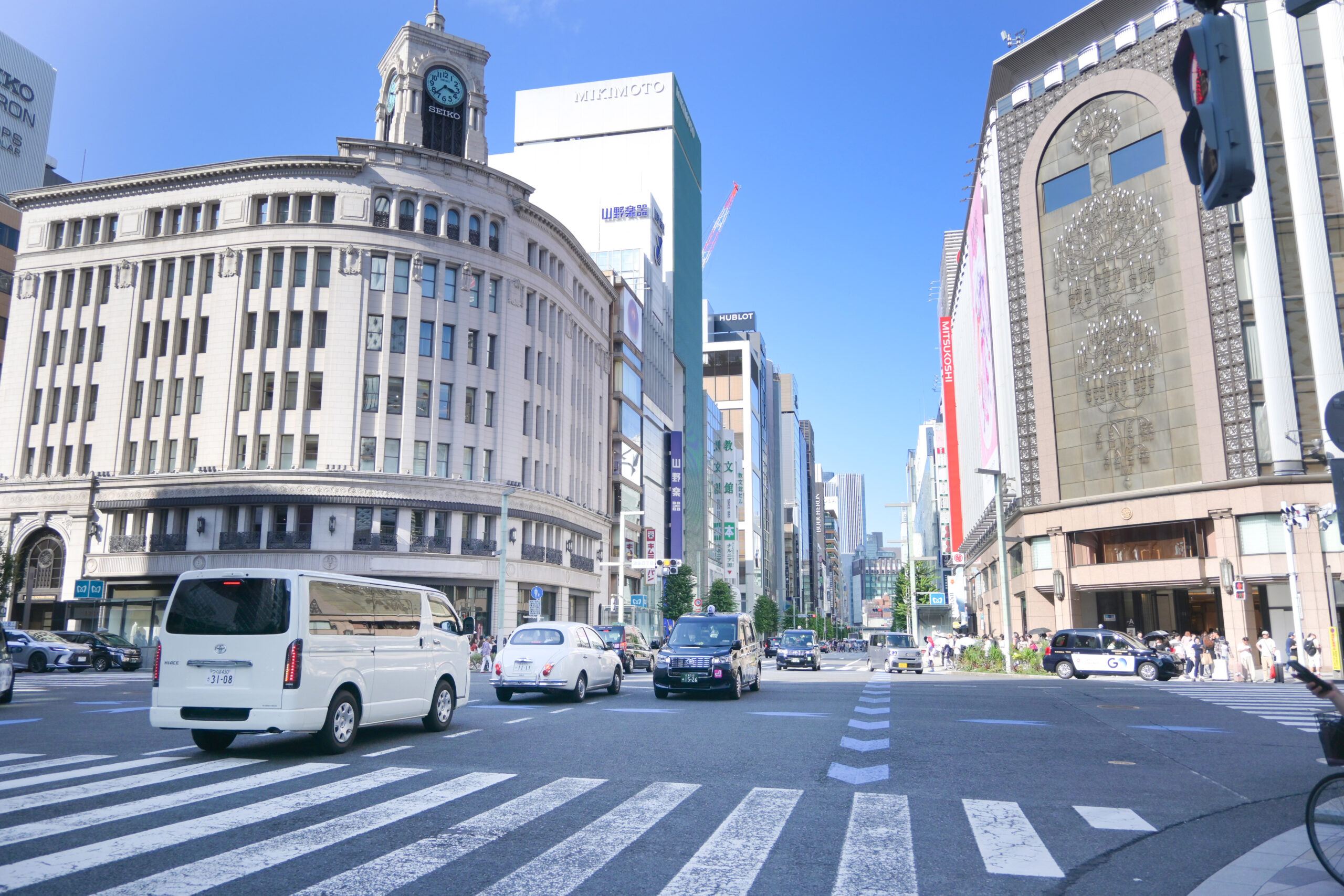 銀座三越4丁目交差点 Ginza Mitsukoshi 4-chome intersection