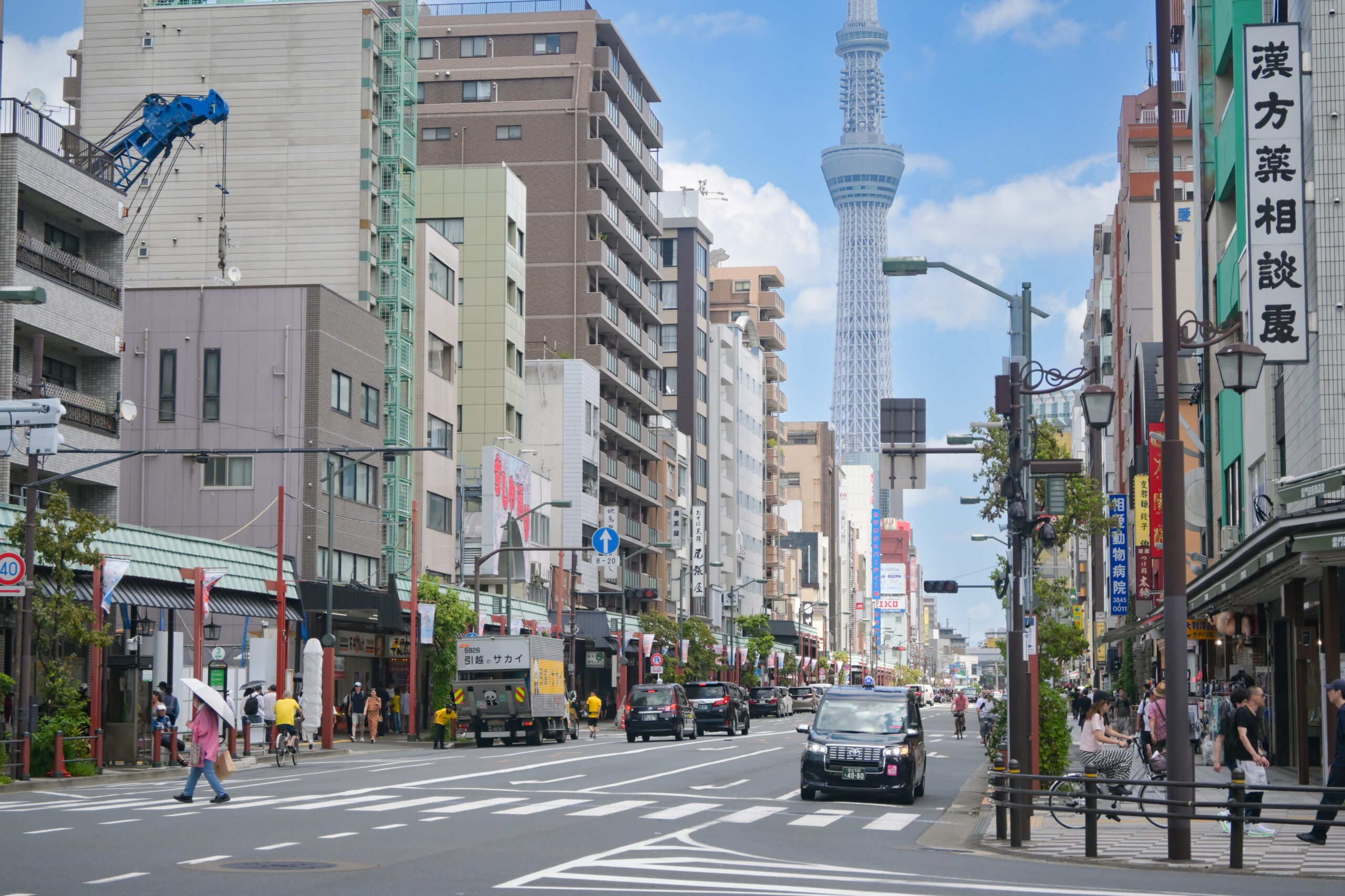 雷門通り Kaminarimon Street