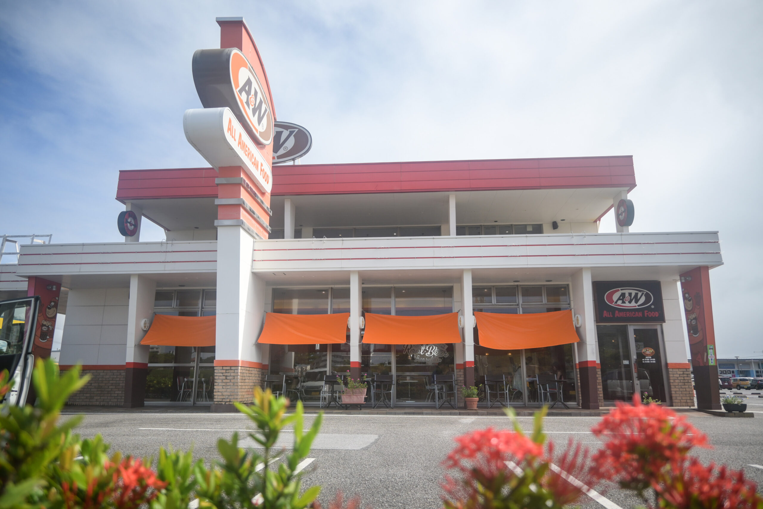 A&W マリンタウンあがり浜店 A&W Marine Town Agarihama Store